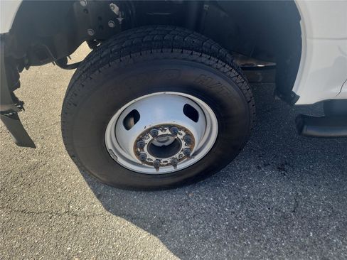 Used 2021 Ford F350 XL image 9