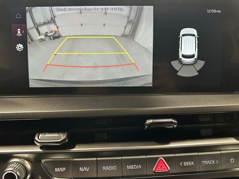 Used 2025 Kia Telluride S image 33