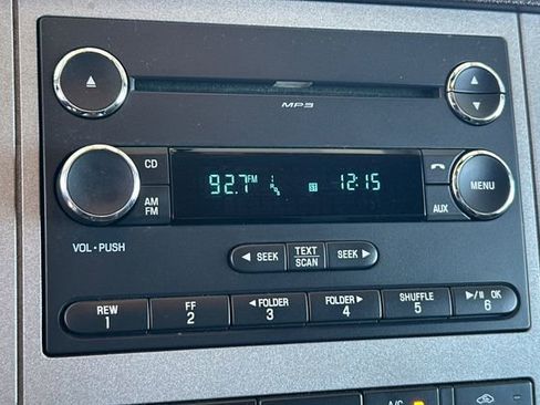 Used 2015 Ford F250 XLT w/ XLT Premium Package AWD/4WD image 22