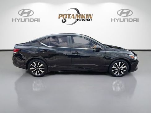 Used 2022 Nissan Sentra SV w/ SV Premium Package FWD image 4