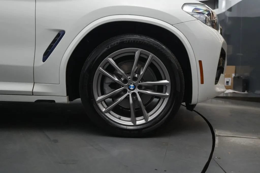 Used 2021 BMW X4 xDrive30i w/ M Sport Package AWD/4WD image 17