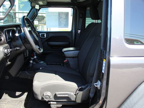 Used 2018 Jeep Wrangler Sport AWD/4WD image 20