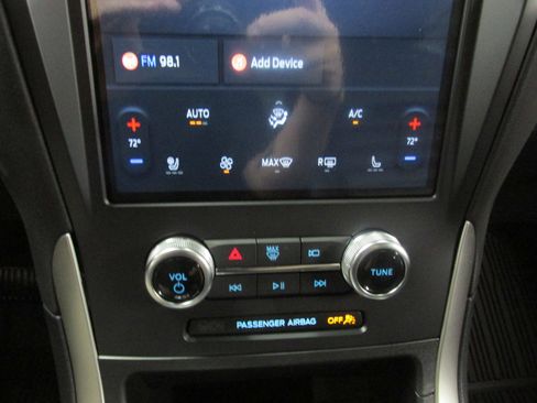 New 2024 Ford Edge SEL w/ Convenience Package image 39
