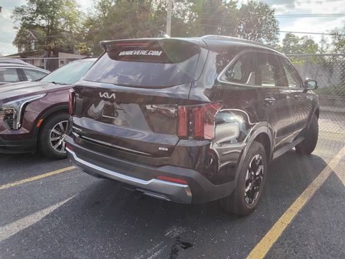 Used 2025 Kia Sorento S AWD/4WD image 6