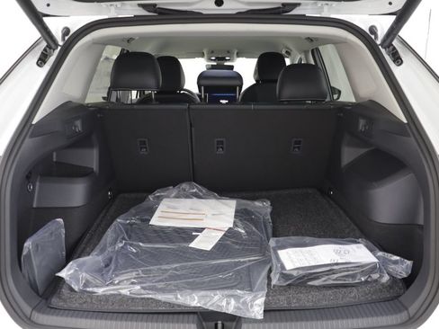 New 2026 Volkswagen Tiguan SE AWD/4WD image 17
