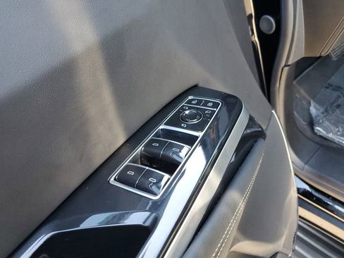 Used 2025 Cadillac Escalade Premium Luxury w/ LPO, Radiant Package image 17