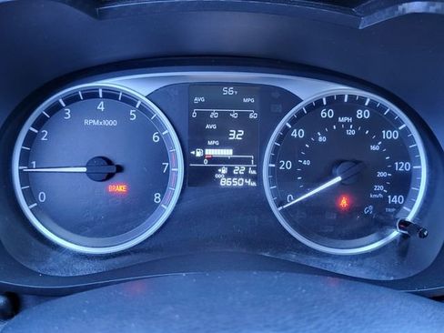 Used 2020 Nissan Versa S FWD image 14