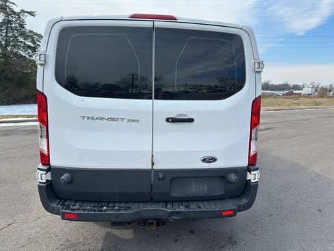 Used 2018 Ford Transit 250 Base image 4