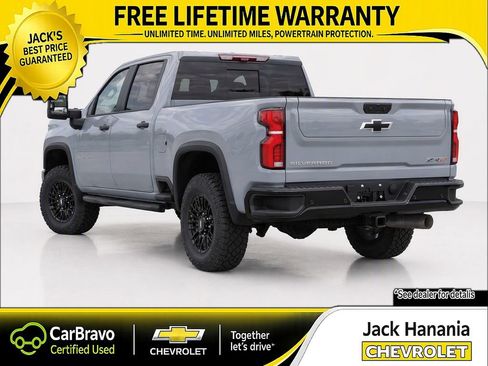 Used 2025 Chevrolet Silverado 2500 ZR2 w/ Technology Package AWD/4WD image 3
