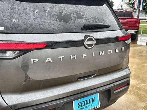 Used 2025 Nissan Pathfinder SV FWD image 31