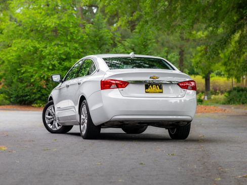 Used 2020 Chevrolet Impala LT FWD image 3