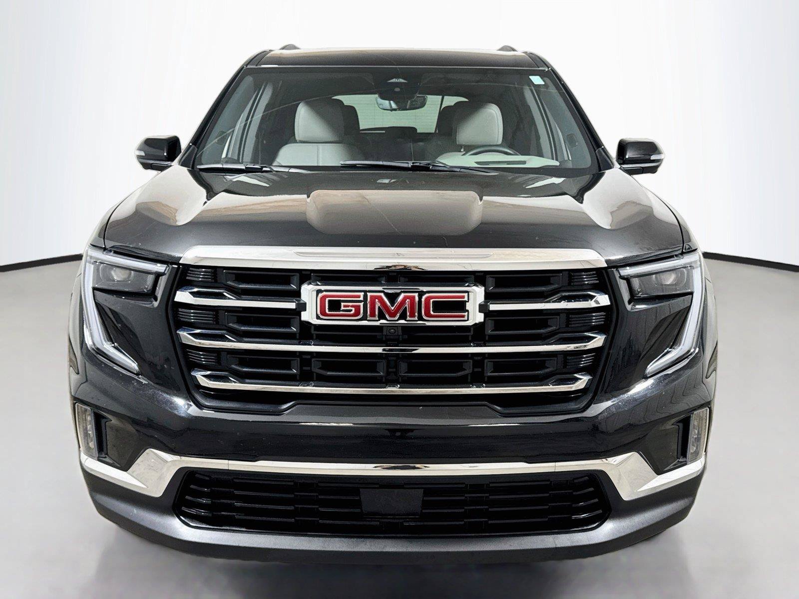 Used 2026 GMC Acadia Elevation w/ Elevation Premium Package FWD image 2