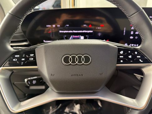Used 2025 Audi Q5 Premium Plus w/ Premium Plus AWD/4WD image 23