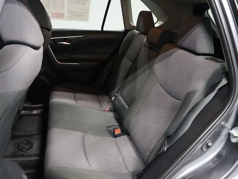 Used 2020 Toyota RAV4 XLE image 28