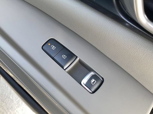 New 2026 Kia Carnival FWD image 26