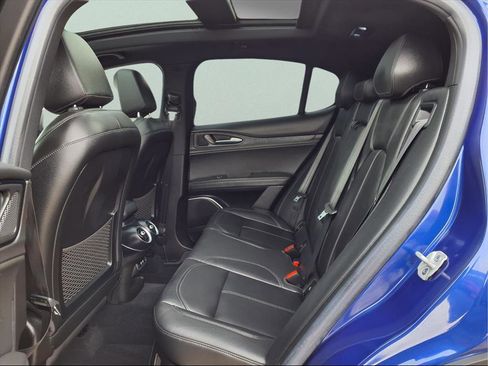 Used 2023 Alfa Romeo Stelvio Sprint image 12
