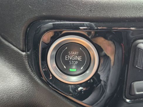 Used 2025 GMC Sierra 1500 SLT RWD image 24