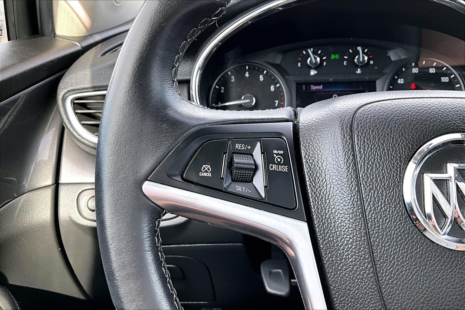 Used 2022 Buick Encore Preferred w/ Safety Package FWD image 19