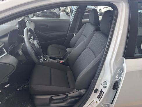 Used 2025 Toyota Corolla LE FWD image 37