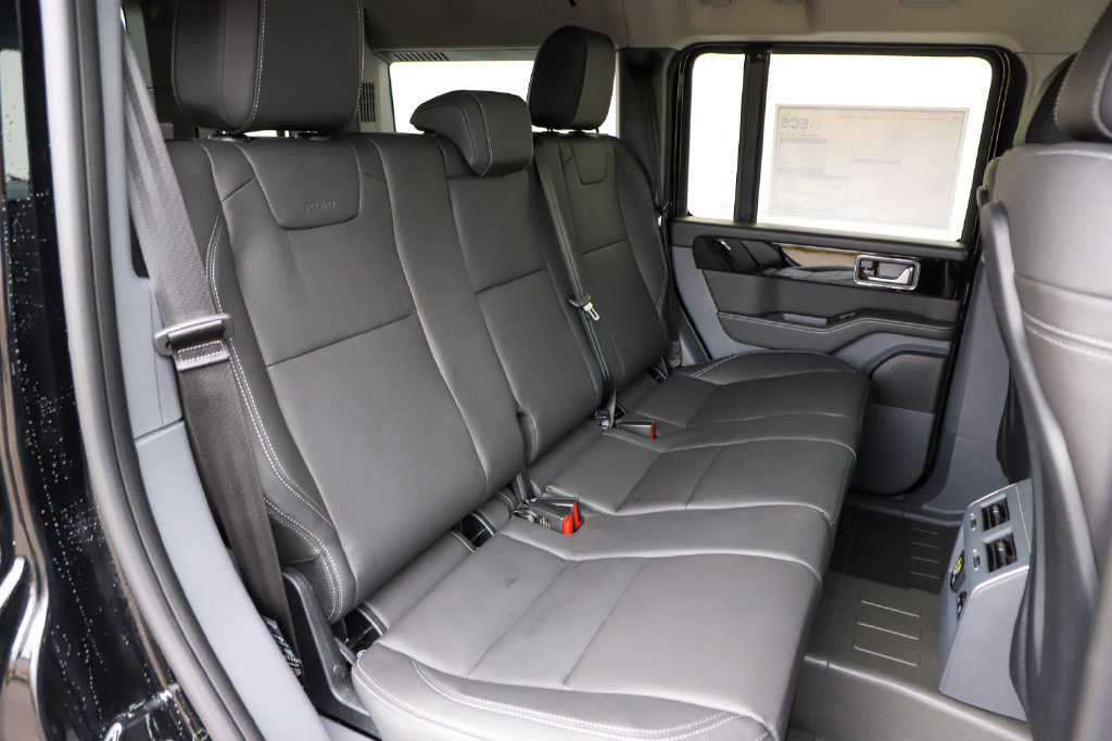 Used 2025 INEOS Grenadier Station Wagon AWD/4WD image 40