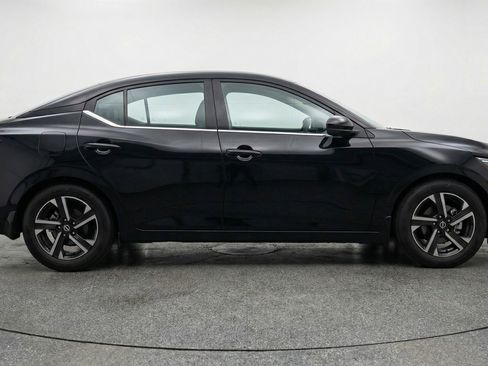 Used 2025 Nissan Sentra SV image 11