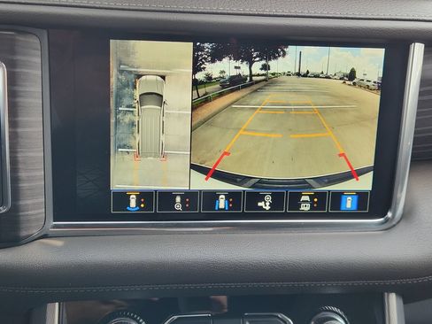 Used 2022 GMC Yukon Denali AWD/4WD image 17