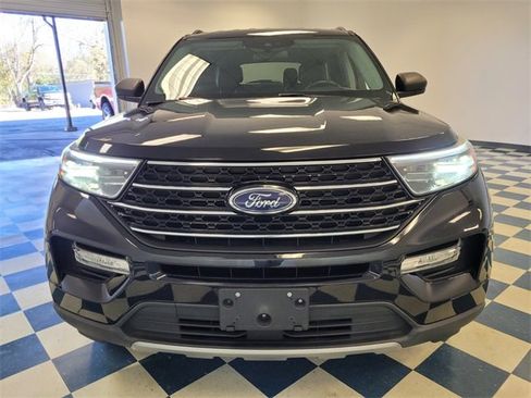 Used 2021 Ford Explorer XLT w/ Equipment Group 202A image 2