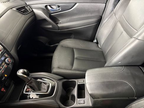 Used 2017 Nissan Rogue SL image 17