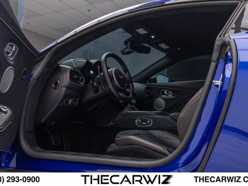 Used 2023 Aston Martin V8 Vantage Coupe RWD image 35