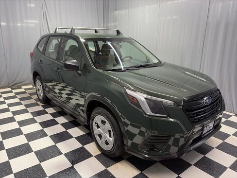 Used 2023 Subaru Forester image 3