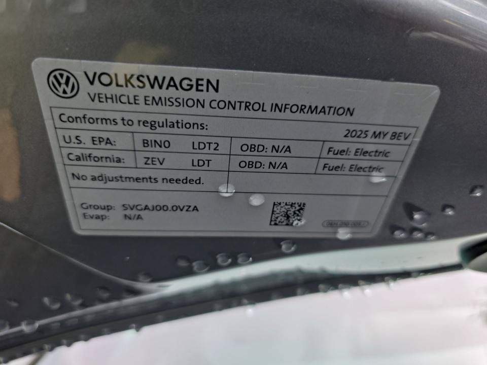 Used 2025 Volkswagen ID.4 Pro AWD/4WD image 15