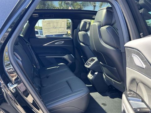 New 2026 Cadillac Lyriq V image 31