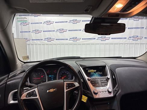 Used 2015 Chevrolet Equinox LT image 2