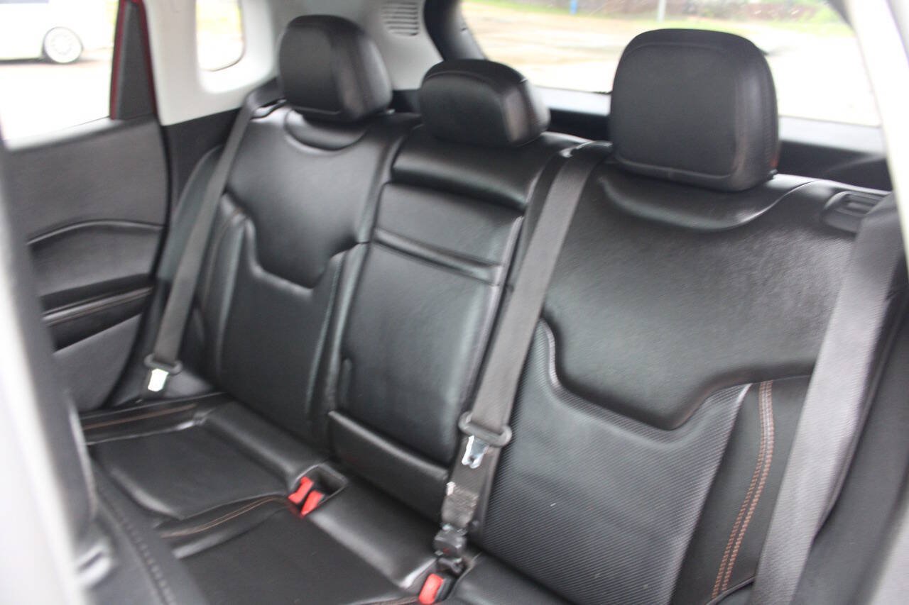 Used 2018 Jeep Compass Limited w/ Navigation Group AWD/4WD image 17