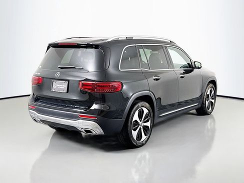 Used 2024 Mercedes-Benz GLB 250 4MATIC image 8