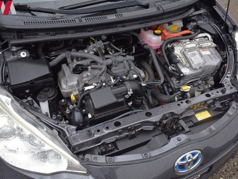 Used 2012 Toyota Prius C Two image 24