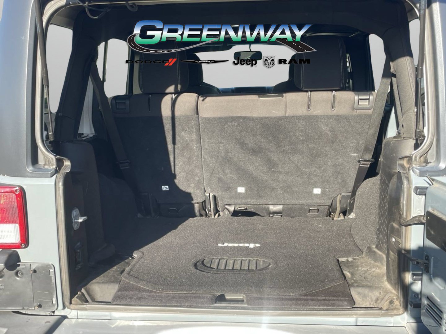 Used 2015 Jeep Wrangler Unlimited Sahara AWD/4WD image 8