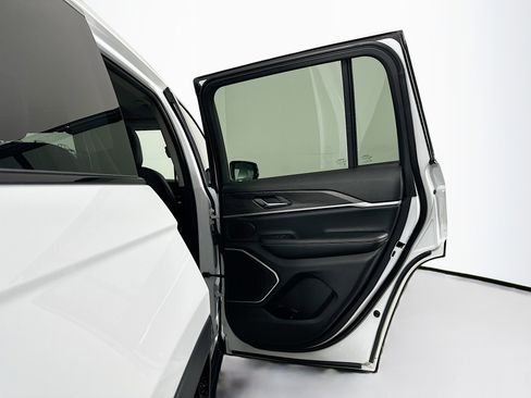 Used 2023 Jeep Grand Cherokee 4WD 4xe image 32