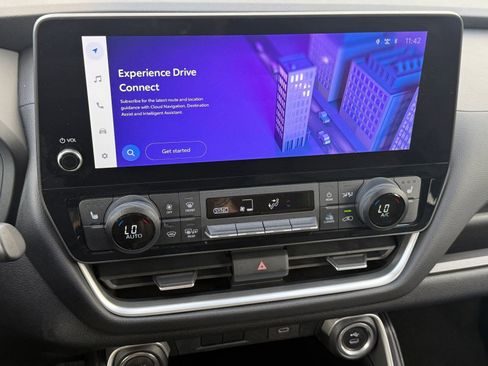 Used 2025 Toyota Grand Highlander XLE image 24