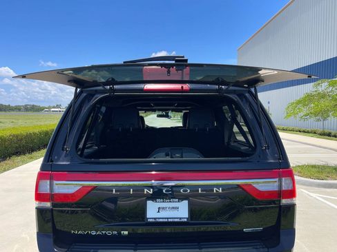 Used 2016 Lincoln Navigator L Select AWD/4WD image 17