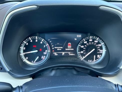 Certified 2021 Toyota Highlander XLE AWD/4WD image 9
