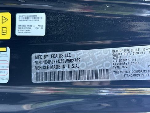 Certified 2025 Jeep Wrangler Unlimited Rubicon image 32