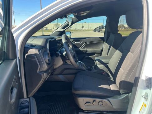 Used 2023 Chevrolet Colorado Trail Boss w/ Technology Package image 11