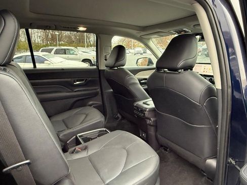 Certified 2025 Toyota Grand Highlander AWD image 14