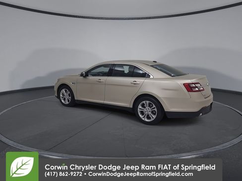 Used 2018 Ford Taurus SEL image 10