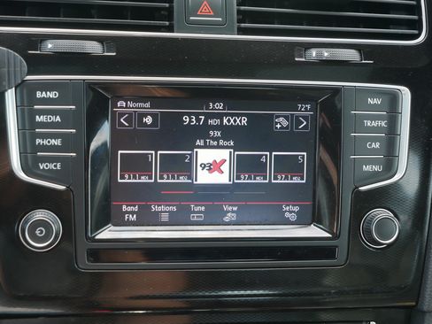 Used 2015 Volkswagen GTI S FWD image 22