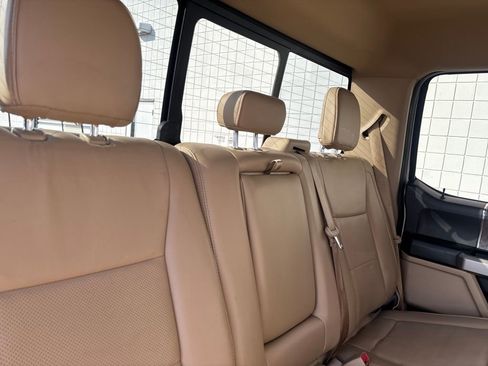 Used 2019 Ford F250 Lariat w/ Chrome Package image 26