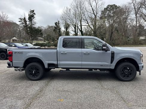 New 2026 Ford F250 Lariat w/ Black Appearance Package image 8