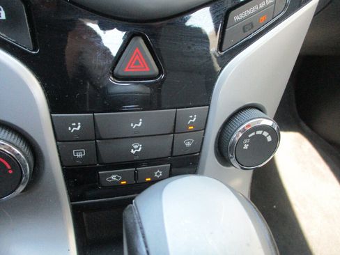 Used 2011 Chevrolet Cruze LT FWD image 28