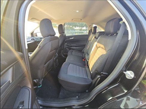 Used 2022 Ford Edge SE image 30